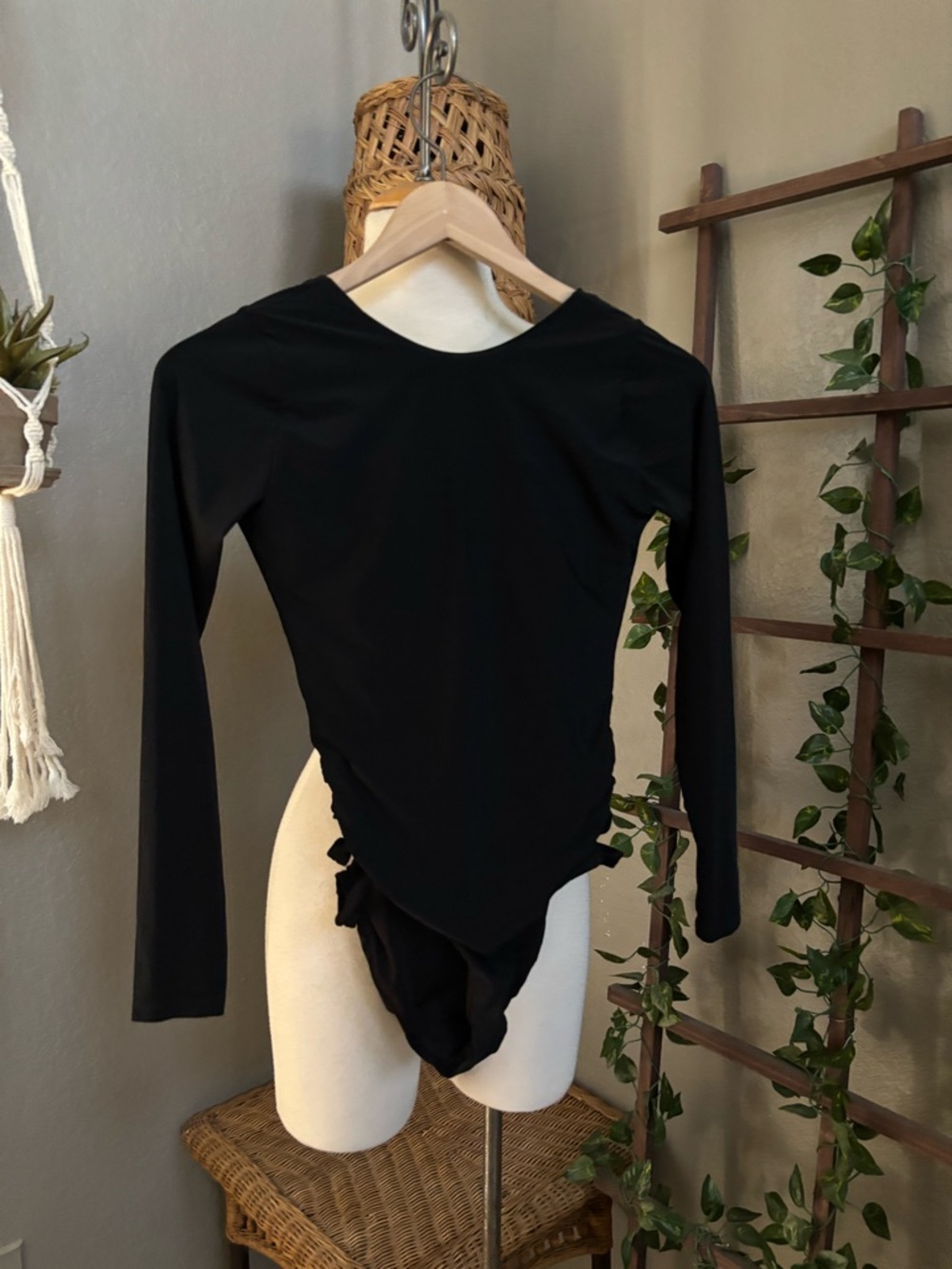 Malai Obi Black One Piece S - Picture 4 of 9